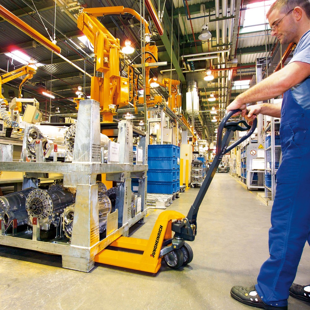 Číslo obrázku produktu 6: Ruční paletový vozík Jungheinrich AM 22, nosnost 2200 kg, zvláštní nosná šířka vidlí 680 mm, délka vidlí 1 054 mm, plná pryž/nylon, tandemová kolečka